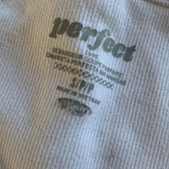 GAP/Old Navy Assorted Tanks - Picture 3 of 7